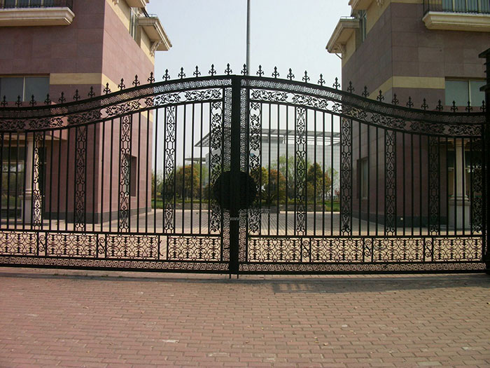 方管焊接大型鐵藝門